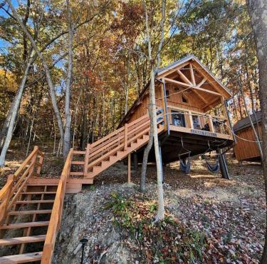 Wooden Chic Cabin Fully Stocked near Tappan Lake in Ohio