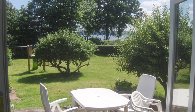 Wooden holiday home at 1100 m2 forest land for 2 persons