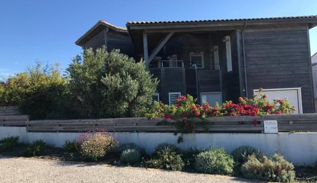 WOODEN HOUSE WITH SEA VIEW, HEATED POOL AND JACUZI
