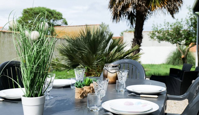 Wooden house 2 kms from the beach of Brem Sur Mer - 6 pers