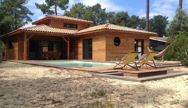 Wooden house 6/8 persons with heated swimming pool