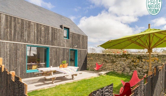 Wooden House between Land and Sea in Guérande