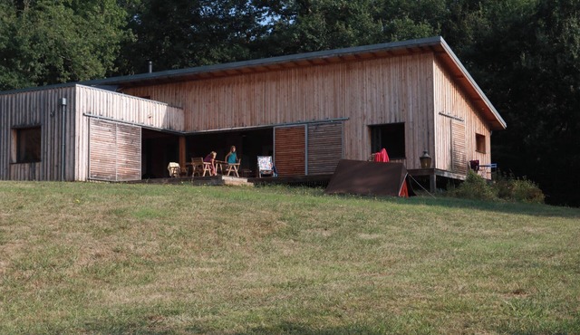 Wooden house with swimming pool and view of the Gers hills