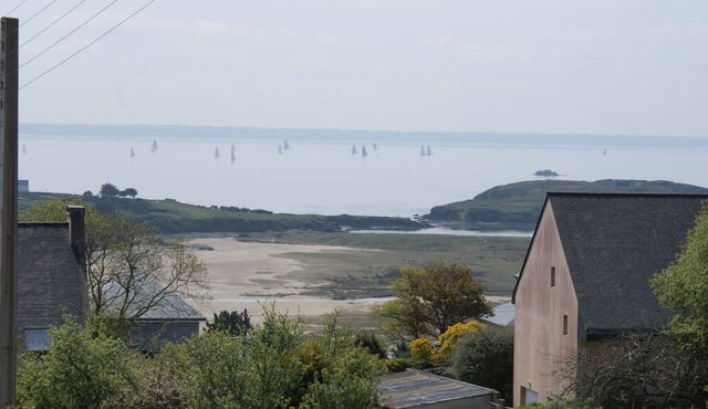 Wooden house on vacation, sea view for rent in Crozon