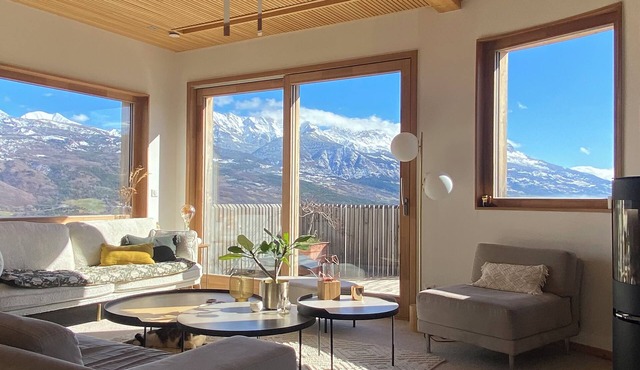 Wooden house with garden 15 minutes from Lac de Serre-Ponçon and Gap golf course