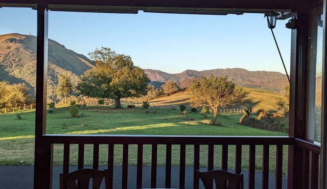 Wooden house with garden in the heart of Basque wineyeard
