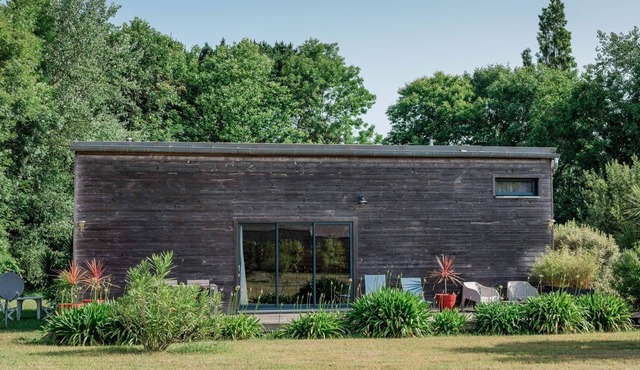 Wooden loft, pleasant setting, 800 m from the sea, in Trelevern