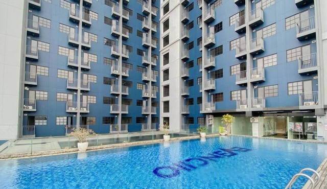 Wooden Nest 2Br Without Living Room At Evenciio Margonda Apartment