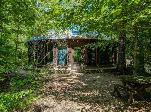 Wooden Yurt at Kaluna Farm Retreat