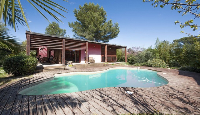 * / * / * WOODEN ZEN VILLA * \ * \ *