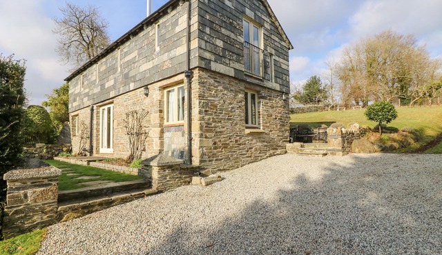 WOODFIELD COACH HOUSE, family friendly, with hot tub in Liskeard