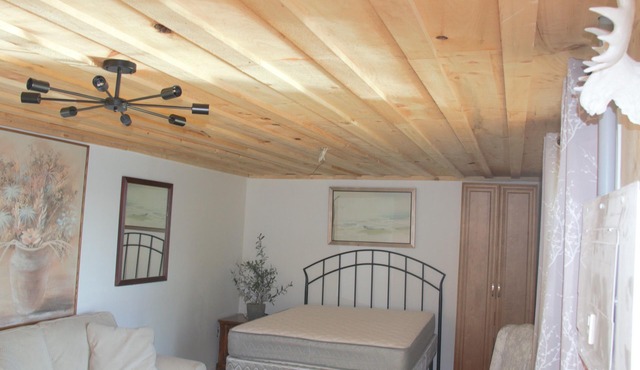 Woodfire Lake Cabin, Sky Lake Retreat. Sleep 2 People