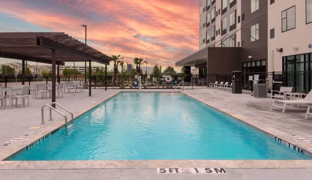 Woodforest Bank Stadium 2 Queen Studio w/Pool, Gym