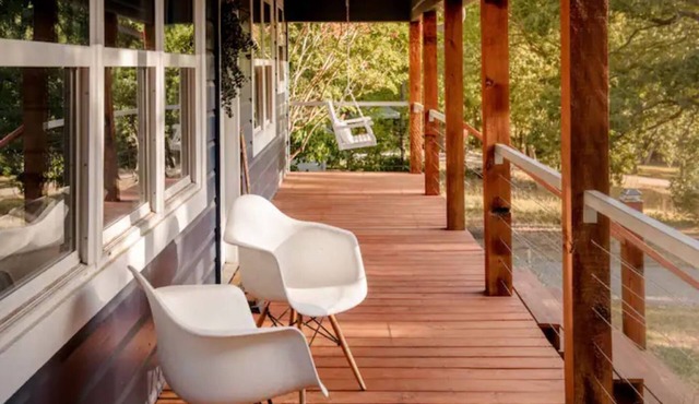 Woodhaven Cabin at Snake Creek with Patios & Fire-pit