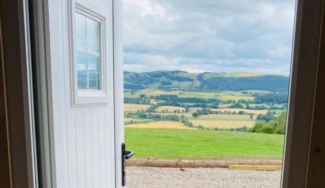 Woodhead Shepherds Hut - Sleeps 2 - Mailer Farm