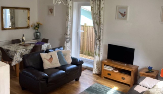 Woodhouse Holiday Cottages, Oak Cottage