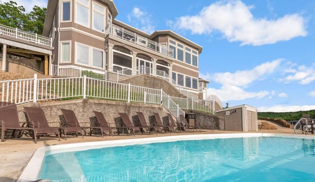 Woodland - Amazing 6,000 SF home -private pool - Hot tub- Sleeps 26