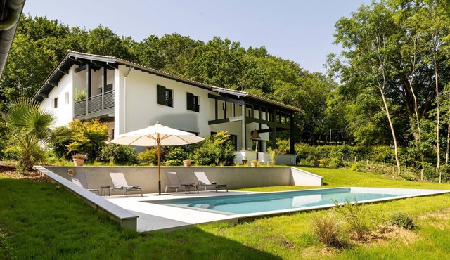 Woodland – Brand new villa with heated pool