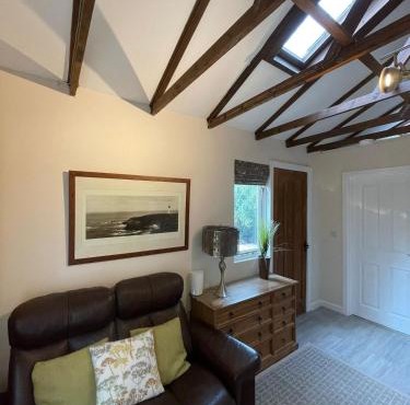 Woodland Cabin - Cotswold Way - Logs & Dogs