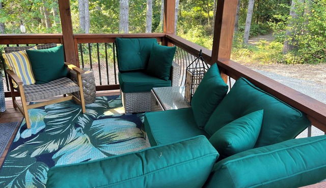 Woodland Cabin- Private Outdoor Space + Nearby Beaches