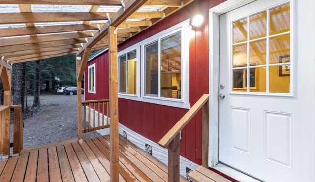 Woodland Cabin - Tiny Home Retreat Sleeps 4