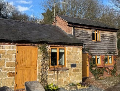Woodland, Canal & Lakeside Cottage