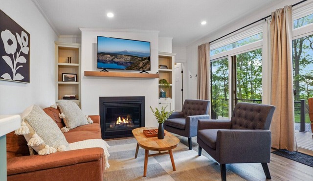 Woodland Chalet Hot Tub Fire Pit Grill