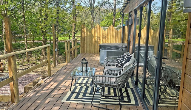 Woodland Container Lodges Slp 4 (Pet)