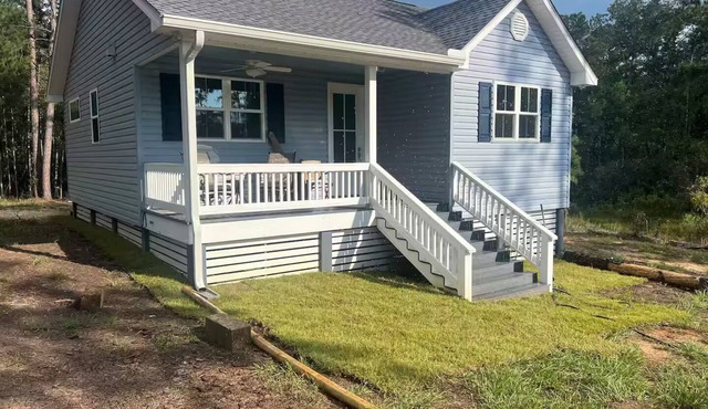 Woodland Cottage-hiking/birding trails.nn