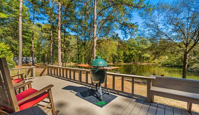 Woodland Cottage on Hidden Pond