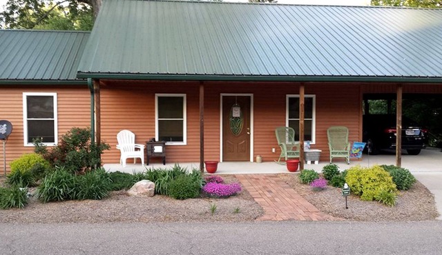 Woodland Cottage Rental Perfect for Couples Overlooking Raccoon Creek in Ohio