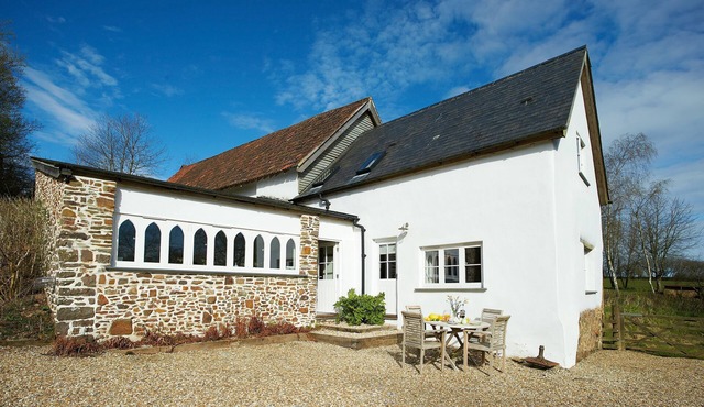 Woodland Cottage, South Moulton, a beautiful, spacious cottage on two floors in a private location