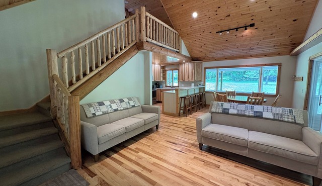 Woodland Escape with Stunning Riverfront Views