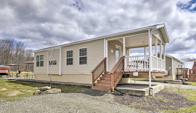 Woodland Hideout Romantic Escape Close to Ski Trails