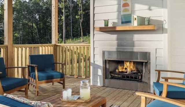 Woodland Lodge - Mtn Views | Hot Tub | Sleeps 21