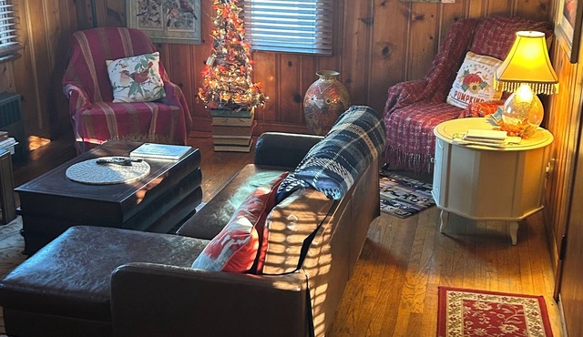 Woodland Oasis Cabin Apartment