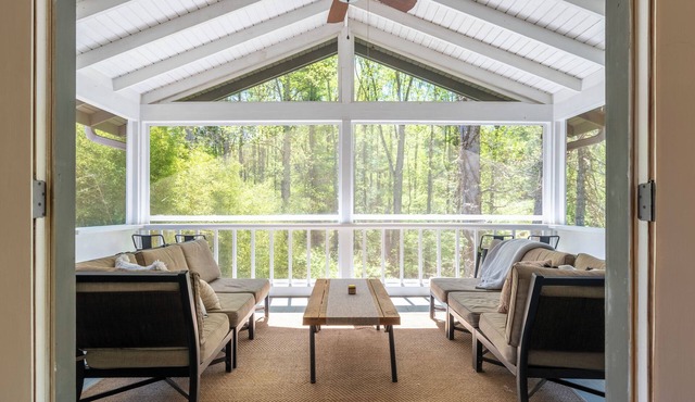 Woodland Retreat - 15 min to DT Asheville