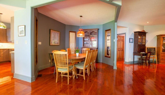 Woodland Retreat, King Bed, Private Lake Access