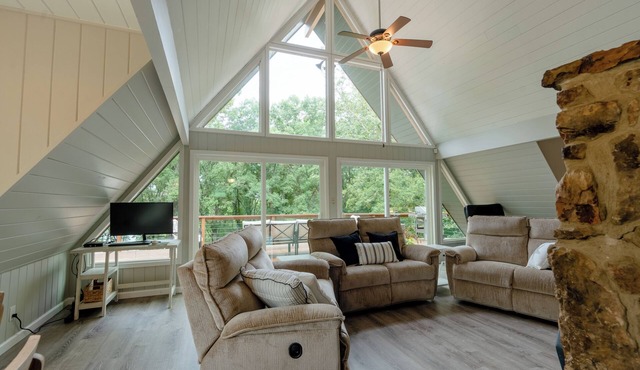 Woodland Retreat is a perfect destination to relax w/gorgeous lakefront views!