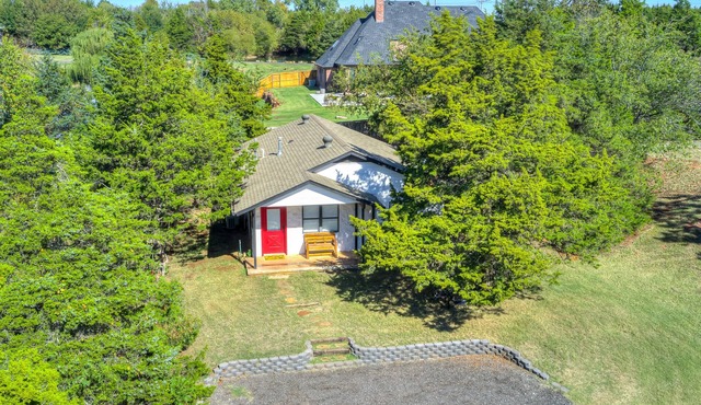 Woodland Retreat with Pool & Tennis court access!