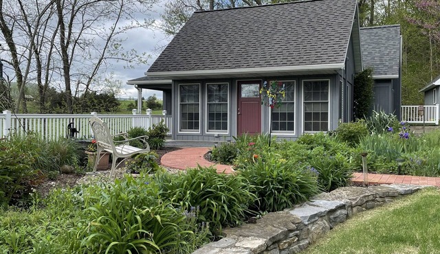 Woodland Sugar Shack -Quiet Country Getaway