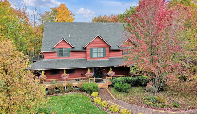 Woodland Trails Lodge on 130 acres with ponds and miles of private trails