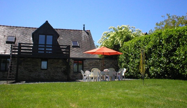 Woodland View Barn, South Brittany Cottage, free bikes, WiFi, near village.