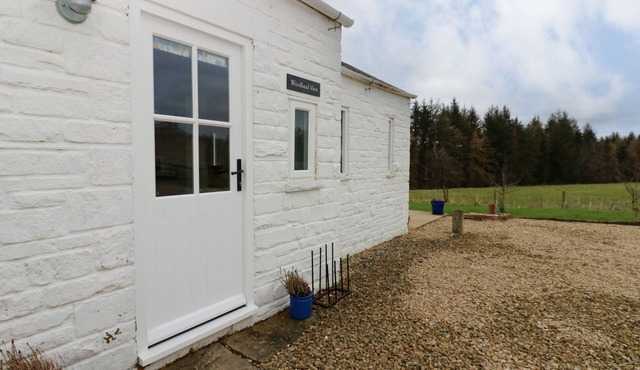 WOODLAND VIEW, romantic, with a garden in Barnard Castle
