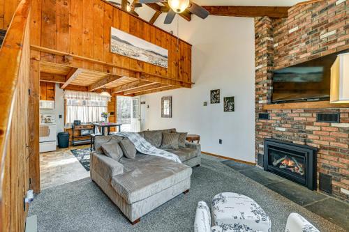 Woodland Views: Romantic Hudson Valley Hideaway