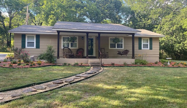 Woodlands - 3 bedroom, 2 full bath secluded beauty next to Sequoyah State Park