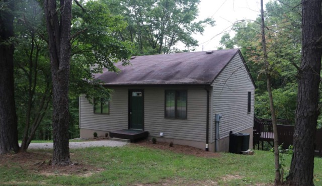 Woodlands--Cottage, Close to Horseback Riding, Hot Tub--Hocking Hills