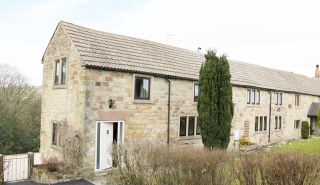 WOODLANDS FARM, family friendly, with open fire in Hulland Ward