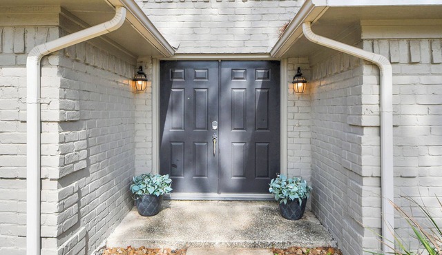 Woodlands prime location. Entire home in Shenandoah, Texas. Pets-Yes
