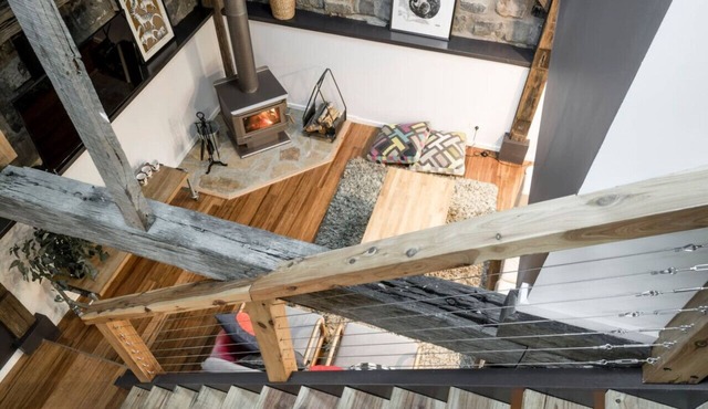 WOODLANDS RETREAT - stylish and unique, per friendly!